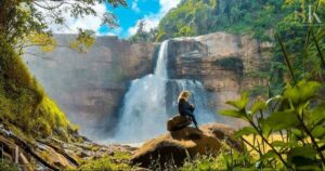 4 Air Terjun Tersembunyi di Kalimantan yang Wajib Disinggahi
