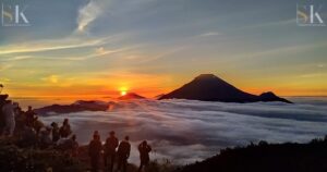 Pesona “Dieng”: 13 Spot Wajib di Negeri Atas Awan