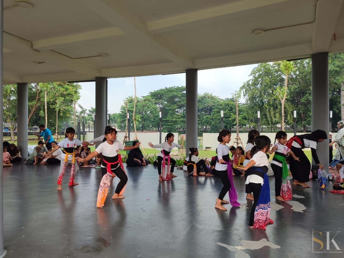 Aktivitas Tari Seni di Taman Sundai, Sabtu, (1/11/2025)