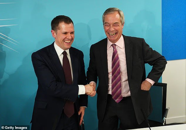 Farage Dicegat: Partai Reformasi Ancam Pecah, Perang Suksesi Menyantap Partai Hijau