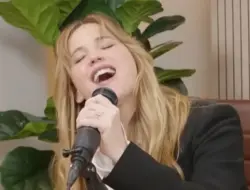 16 hal baru dari Jennifer Lawrence di podcast God Hang