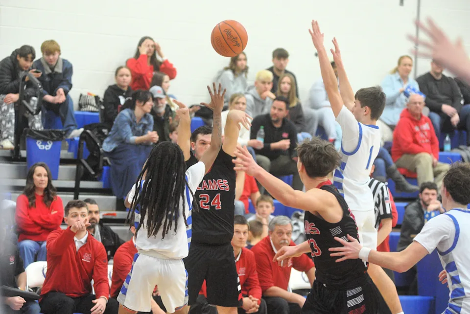 Pertahanan Mansfield Christian Bungkam Crestline di Laga Krusial MBC