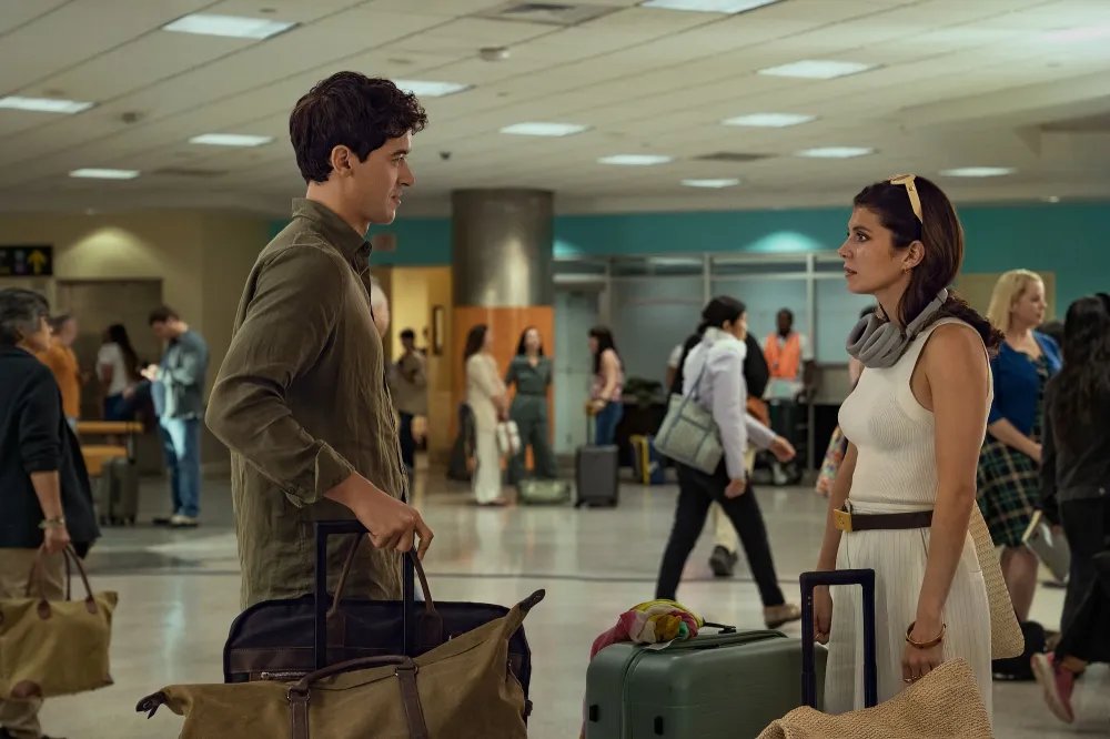 Reaksi Penggemar Bercampur Saat Orang Baru di Liburan Tampil di Layar