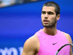 Alcaraz Taklukkan Pelatih dan Saudara di Australia Terbuka