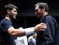 Carlos Alcaraz Bintangi Turnamen Golf Roger Federer: “Mirip Tenis!”
