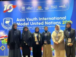 Delegasi Internat Islam Cahaya Rancamaya Raih Dokumen Terbaik AYIMUN ke-20