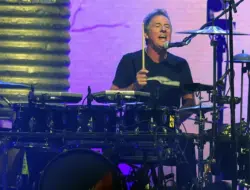 Drummer Midnight Oil Rob Hirst Meninggal Lawan Kanker