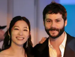 Dylan O’Brien Bicara Reuni dengan Arden Cho dan Rekan Teen Wolf