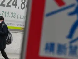 Futures AS ambruk setelah Trump ancam tarif tinggi untuk 8 negara soal Greenland