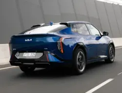 Harga Kia EV4 2026: Sedan listrik taklukkan Tesla Model 3 di Australia