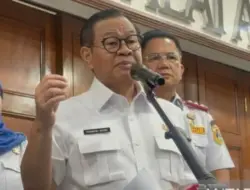 Hentikan buang sampah ke sungai!