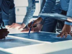 Ilmuwan Kendalikan Magnetisasi Material Tipis dengan Sinar Kilat di Suhu Ruang