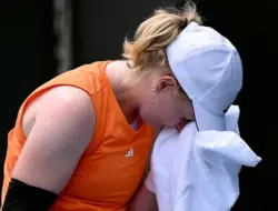 Jones menangis di tengah para pensiunan di Australian Open