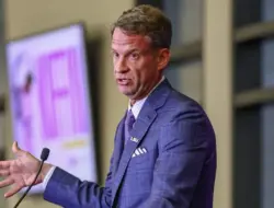 Kebijakan diumumkan 1 Januari 2020 oleh CEO