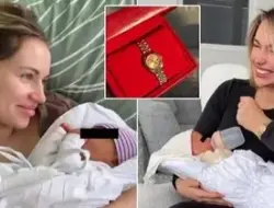 Kočendová menangis dua minggu usai melahirkan putra yang diidamkan