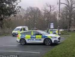 Korban pembunuhan pisau di Guildford adalah siswa 15 tahun, pelaku masih diburu