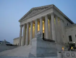 Mahkamah Agung dan Fed, Lisa Cook, hadapi kekuatan Trump