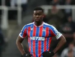 Man City Rekrut Bek Crystal Palace Gehey