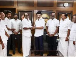 Mantan Menteri AIADMK R Vaithilingam Gabung DMK