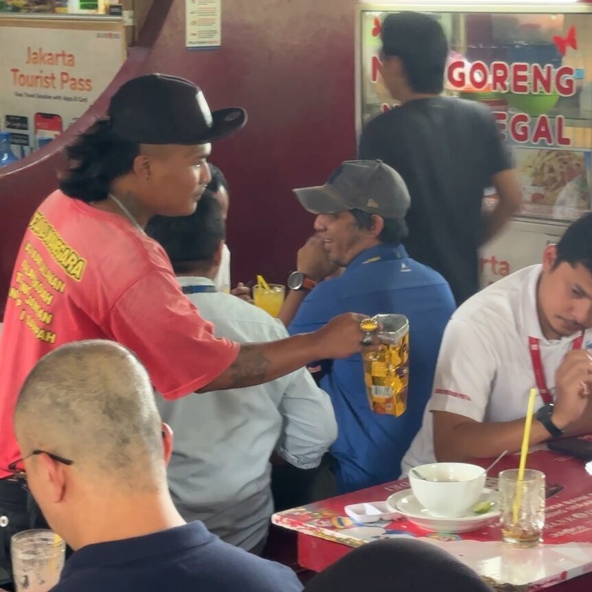 Transaksi Tanpa Uang di Desa: Sisi Lain Digitalisasi Indonesia