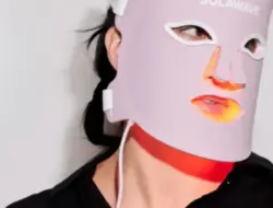 Masker cahaya merah Solawave diskon $100 hari ini