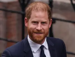 Pangeran Harry kembali ke Inggris dengan percaya diri meski tabloid mengeluh