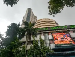 Pasal Saham Anjlok Lagi, Sensex Rontok 82.000 Poin