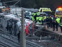 Penumpang ceritakan ketakutan, teriakan dan gelap gulita usai kecelakaan kereta di Spanyol