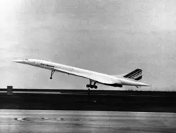 Pesawat tempur gabungan terbang penumpang supersonik perdana 21 Januari