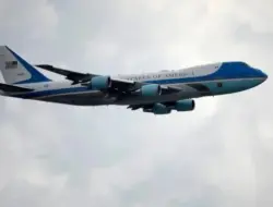 Pesawat tempur Trump 1 jatuh saat terbang ke Davos