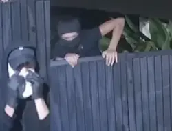 Pria tua Gold Coast dipukul tongkat golf saat menyerbu rumah