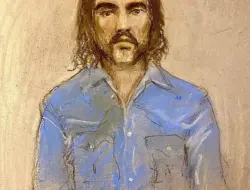 Russell Brand tampil via video di pengadilan atas tuduhan pemerkosaan dan pelecehan seksual