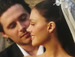 Saat itu, aku mencari tahu cara menjadi wanita dan pria yang baik.