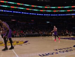 Tonton langsung NBA dari kursi pinggir lapangan pakai Apple Vision Pro