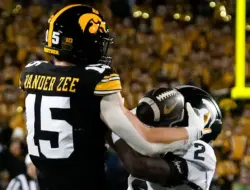 Sepak Bola Iowa Peringkat 3 Top 25 Terlalu Awal 2026