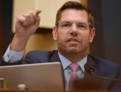 Swalwell dukung usai Amandemen ke-25 soal surat Trump ke Greenland