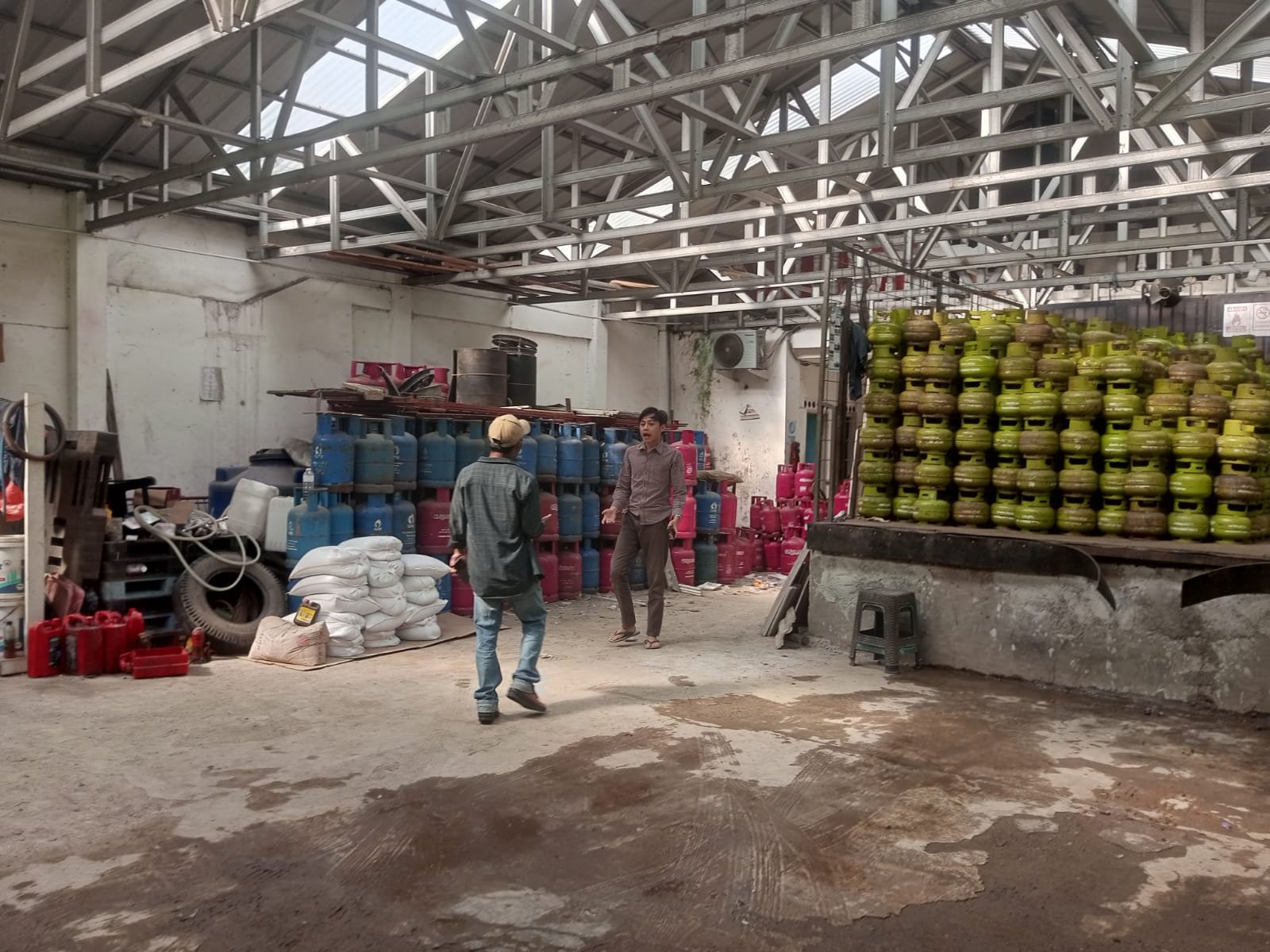 Diduga PT PAS Jaksel Jual Tabung Gas 3 Kg Subsidi ke Rumpin Bogor