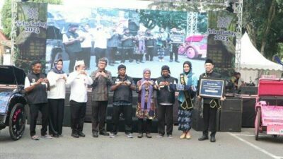 Bupati Lebak Luncurkan Becak Wisata Bareng PHRI dan BI Banten di Seba Baduy 2023