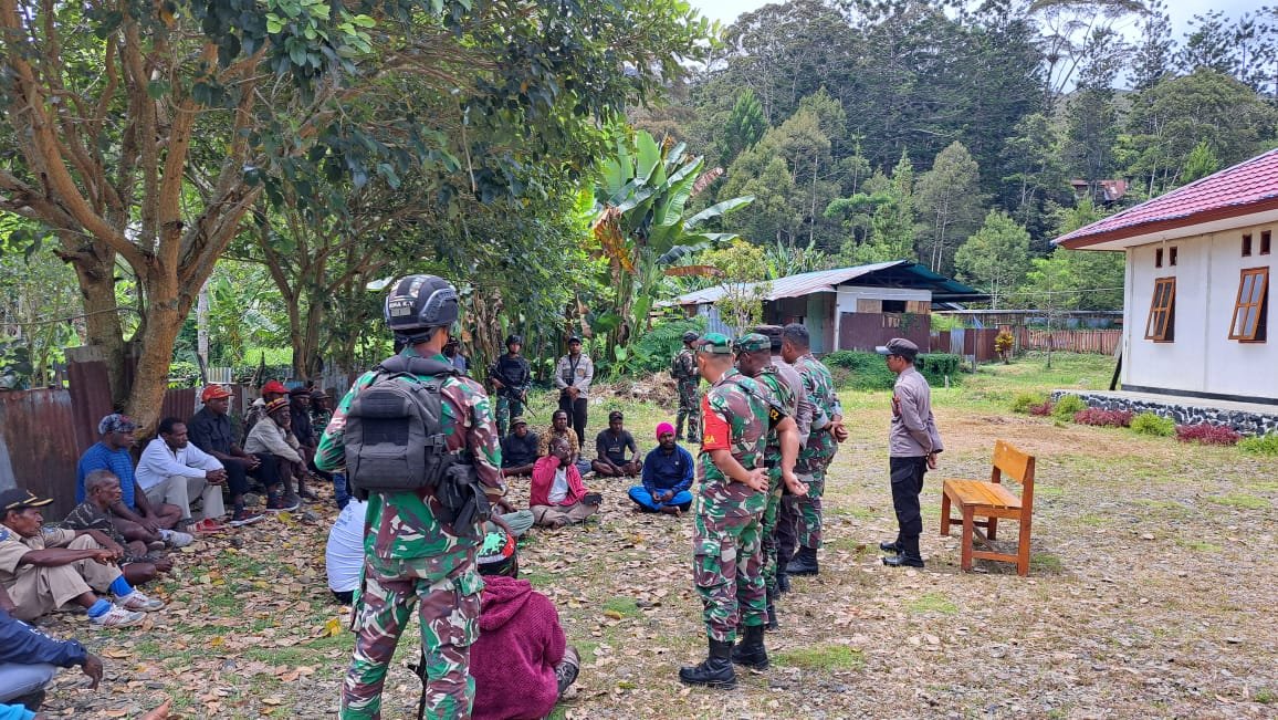 Yonif Raider 142/KJ Terapkan Solusi Humanis untuk Masyarakat