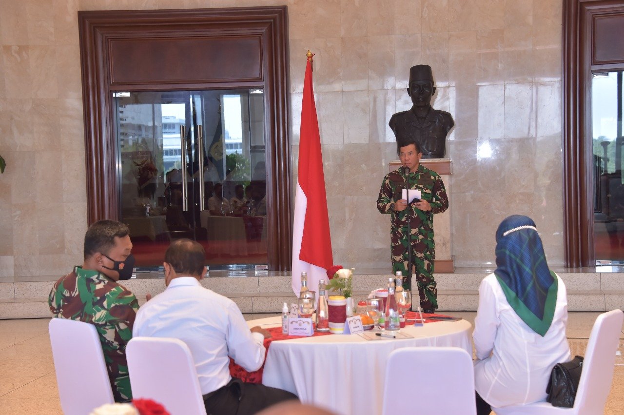 TNI Perpanjang Kerja Sama dengan PLN dan Pertamina