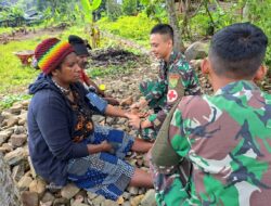 Puskesmas Keliling Satgas Yonif Raider 142/KJ Layani Kesehatan Masyarakat