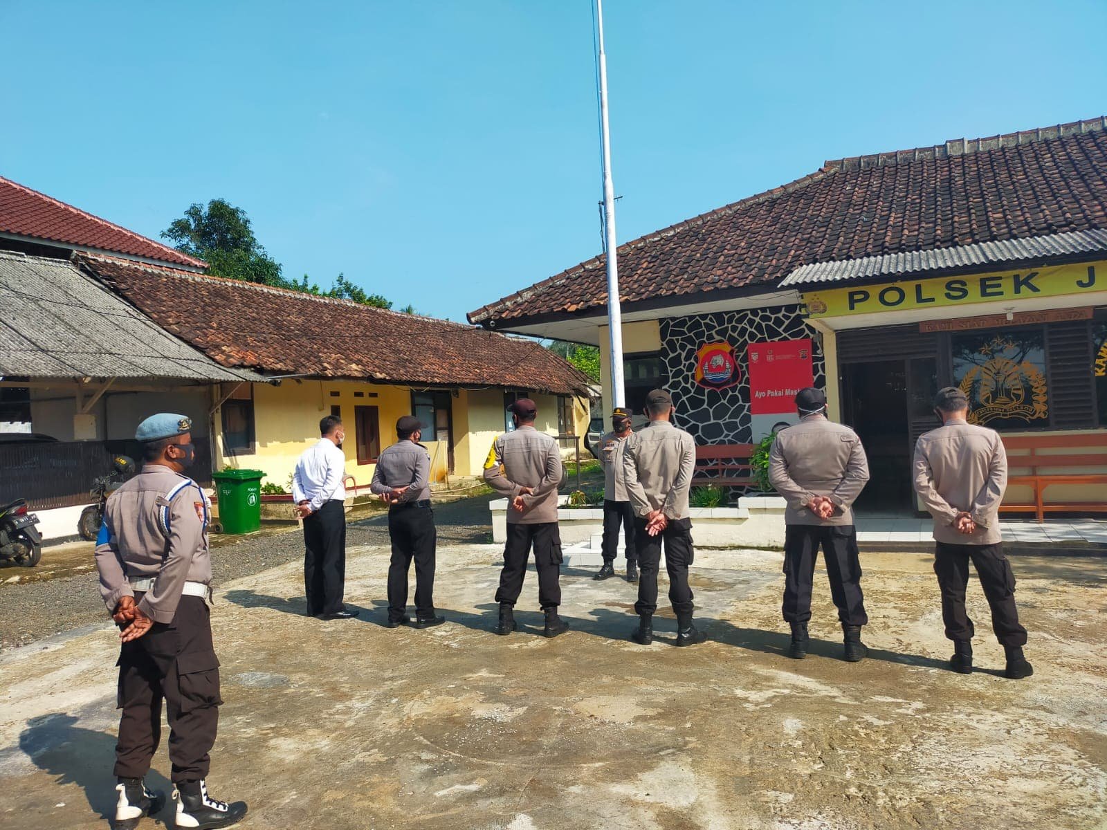 Kapolsek Jiput Tekankan Disiplin pada Personil saat Apel Pagi