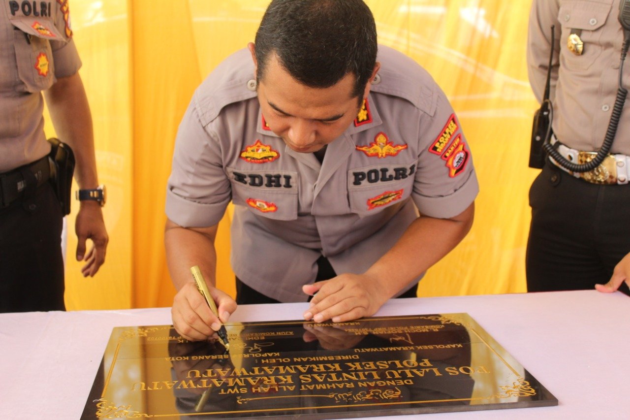 Kapolres Serang Kota Resmikan Pos Polisi di Alun-Alun Kramatwatu