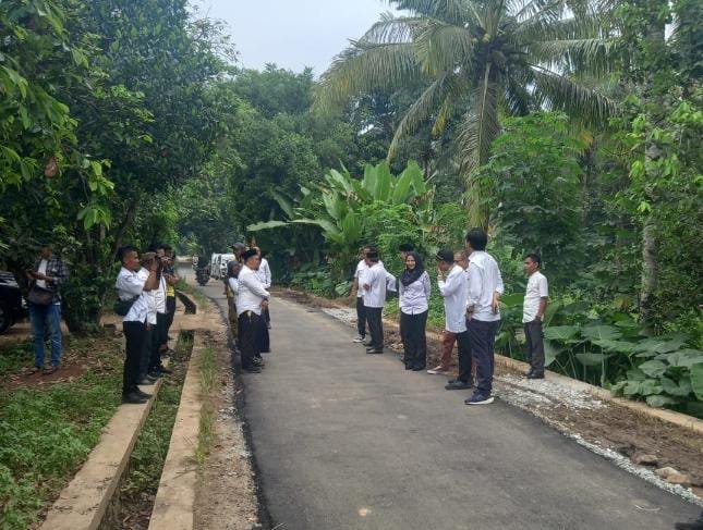 Pj Walikota Serang Tinjau Perbaikan Jalan Penghubung Dua Kecamatan