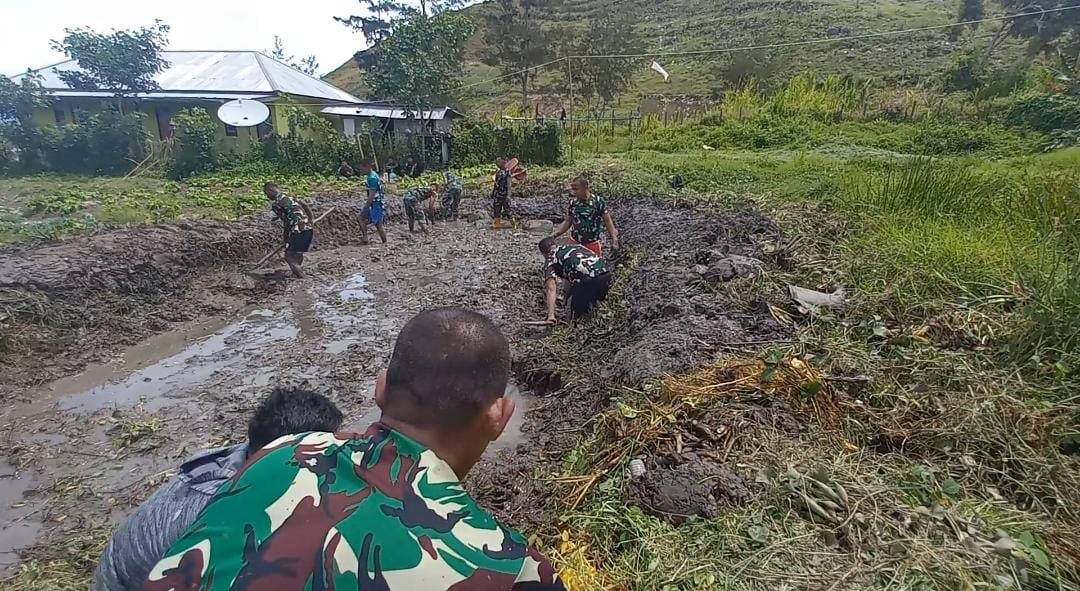 Satgas Kodim Yalimo Yonif RK 751 VJS Ubah Lahan Kosong Jadi Kolam Ikan