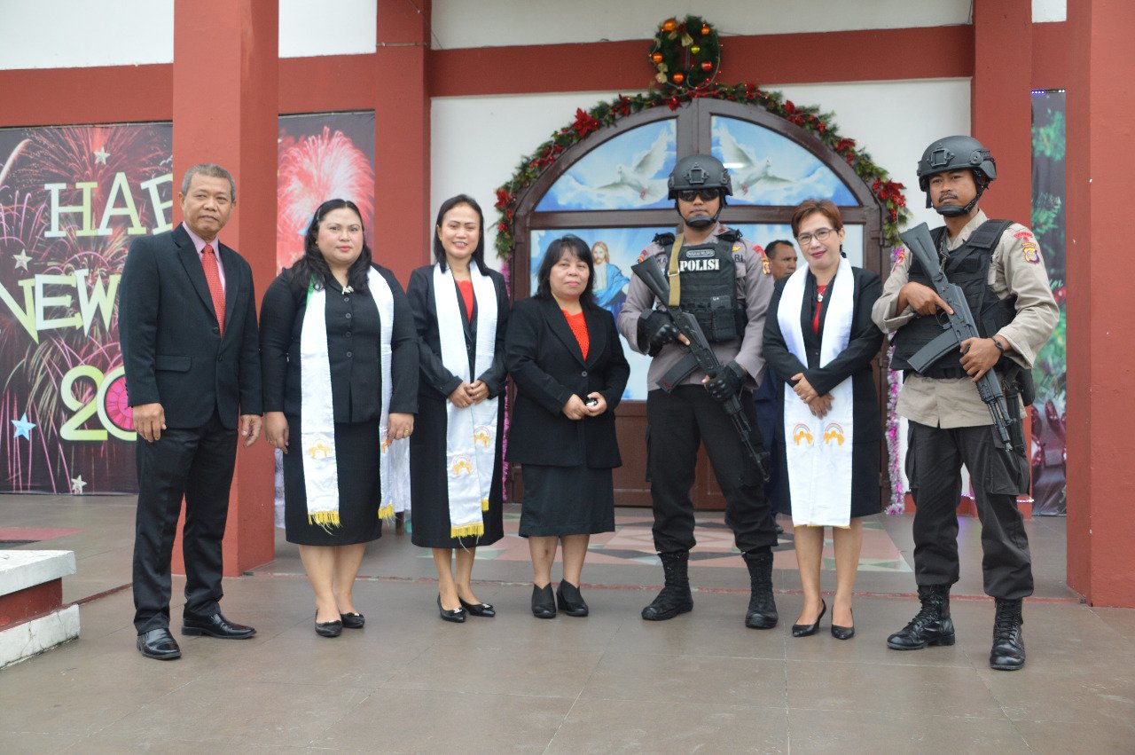Brimob Kaltim Laksanakan Pengamanan Maksimal di Gereja Natal