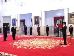 Jokowi Lantik Letjen TNI Ganip Warsito Jadi Kepala BNPB