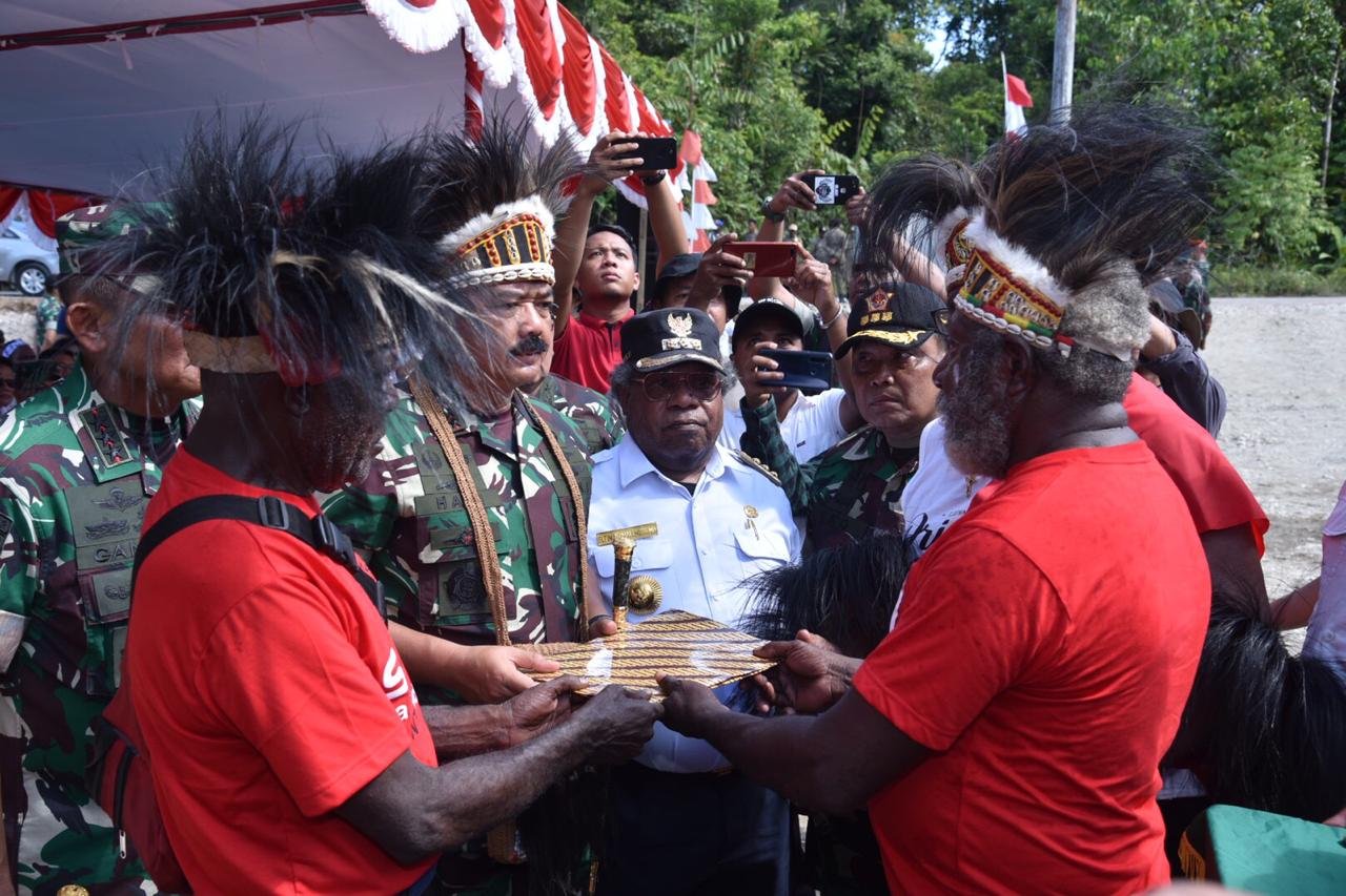 Panglima TNI dan Kapolri Terima Lahan Kogabwilhan III dari Tokoh Adat Suku Kamoro