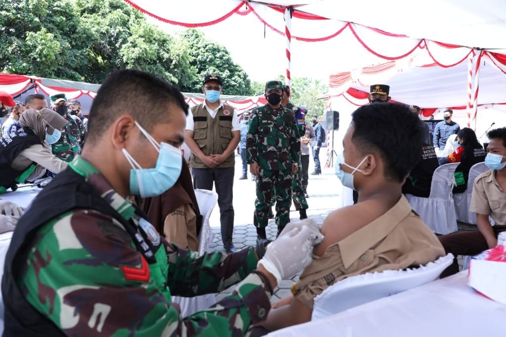 Panglima TNI: Lanjutkan Vaksinasi untuk Bangun Kekebalan Komunal