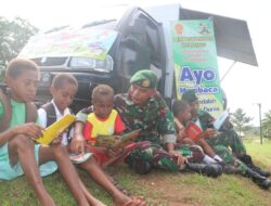 Perpustakaan Keliling TNI Budayakan Cinta Membaca di SD YPK Toray Merauke